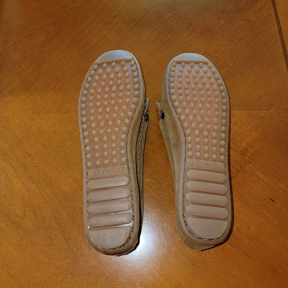 Minnetonka Leopard Moccasins Flats Slippers Size 7 NEW - Picture 5 of 7